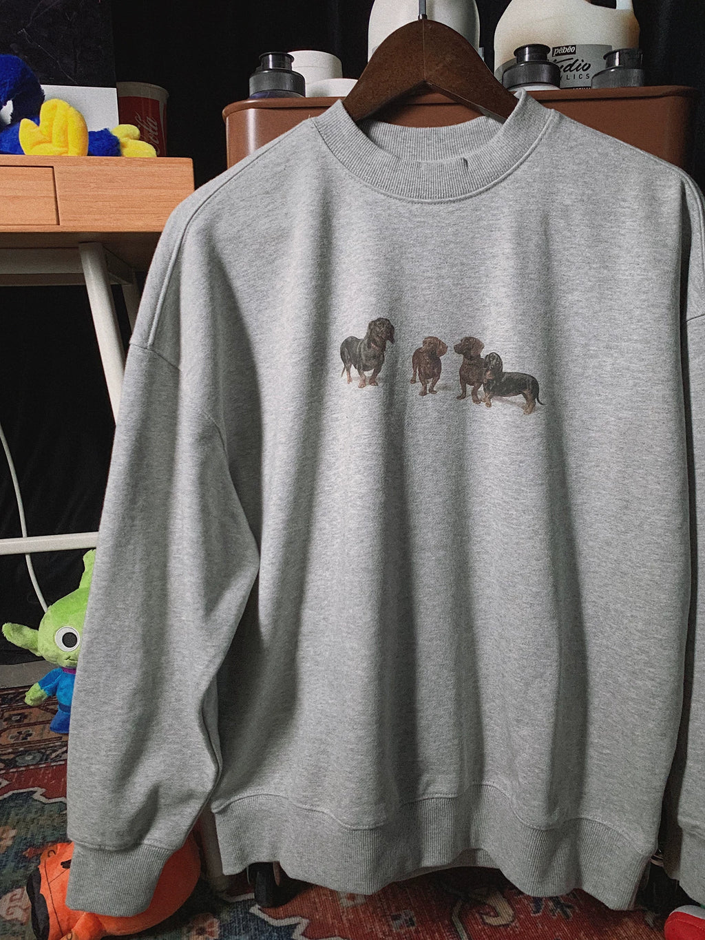 PII Unisex Dachshund Crew Neck Sweatshirt, 400GSM Heavyweight Heather Gray American Vintage Classic Pullover, Soft Warm Retro Casual Top for Dog Lovers Streetwear Daily Fall Winter Wear
