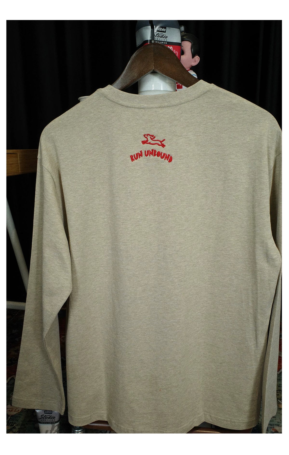 PII Run Unbound Dachshund Embroidered Long Sleeve T-Shirt, 260GSM Heavyweight American Vintage Khaki Oat Wiener Dog Tee, Relaxed Fit Retro Casual Crew Neck Top for Men Women Streetwear Dog Lovers Daily Wear