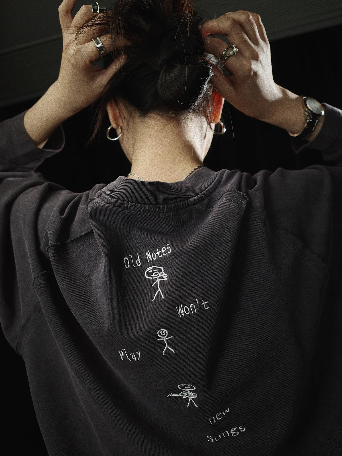 Old notes embroidered vintage band t-shirt, front view