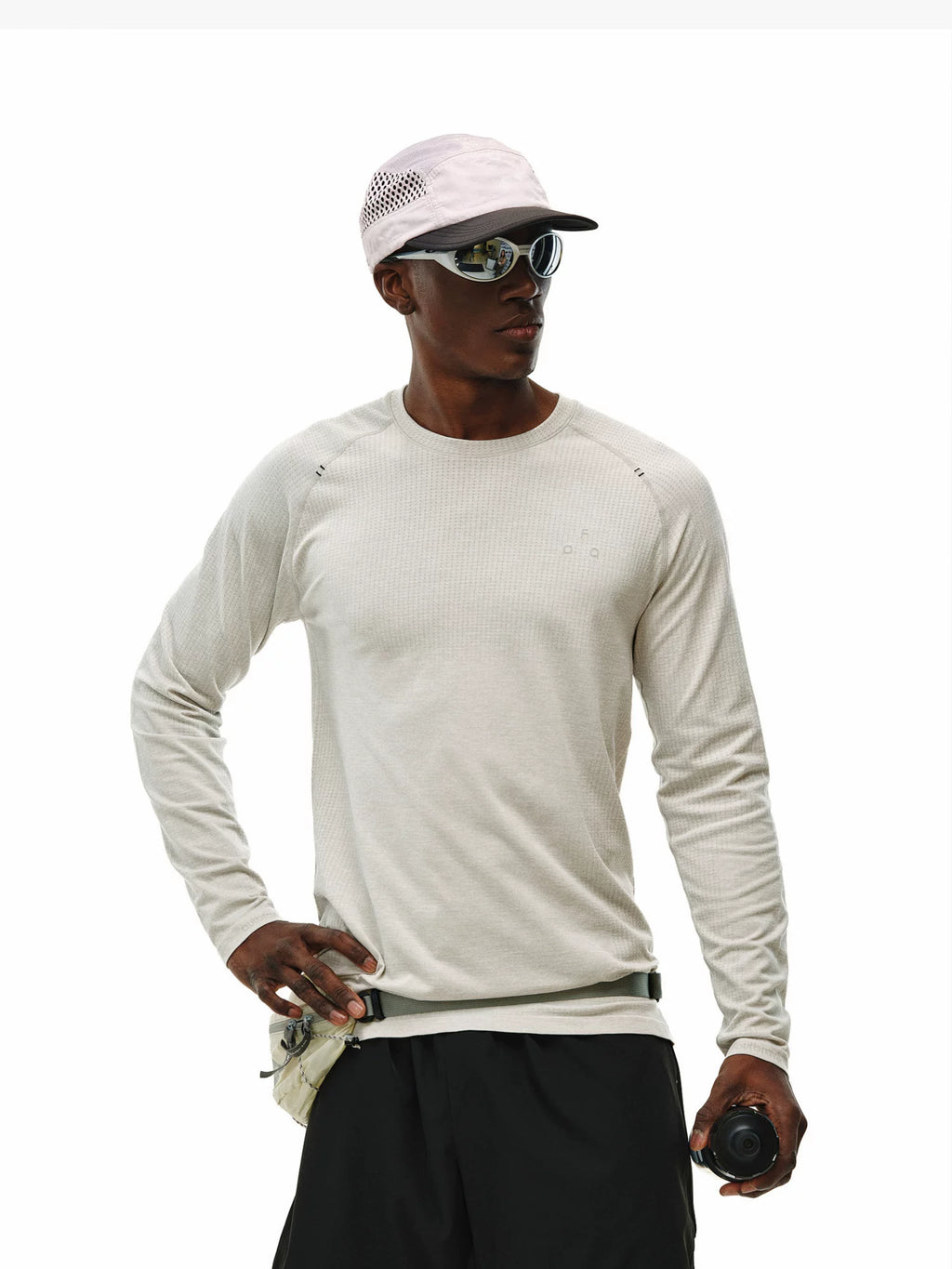 Men's seamless long sleeve athletic tee, detail shot